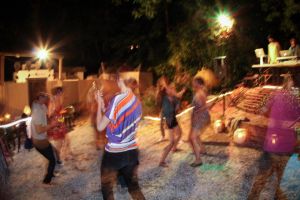 603561_10151061566943534_1745149921_n